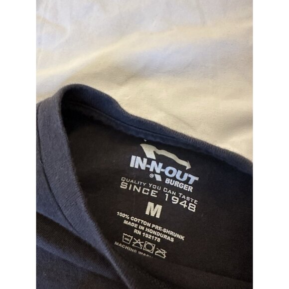 In-N-Out Burger Women 70th Anniversary Black Shirt Vladimir Kush Artwork M - Picture 3 of 6